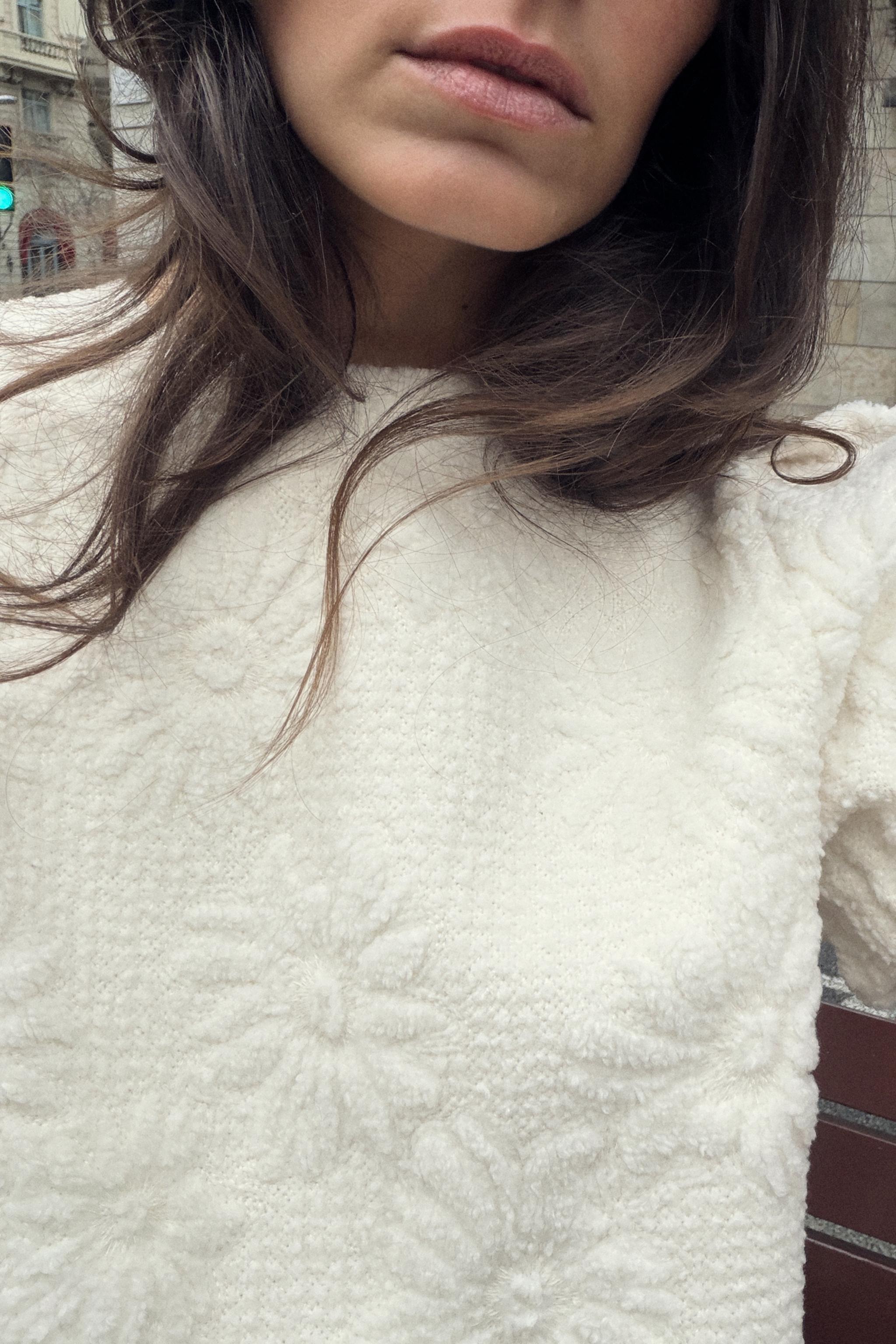 PUFF SLEEVE KNIT TOP